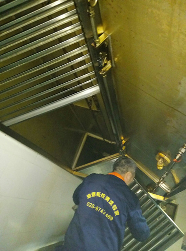 油網清洗.jpg 油網清洗.jpg